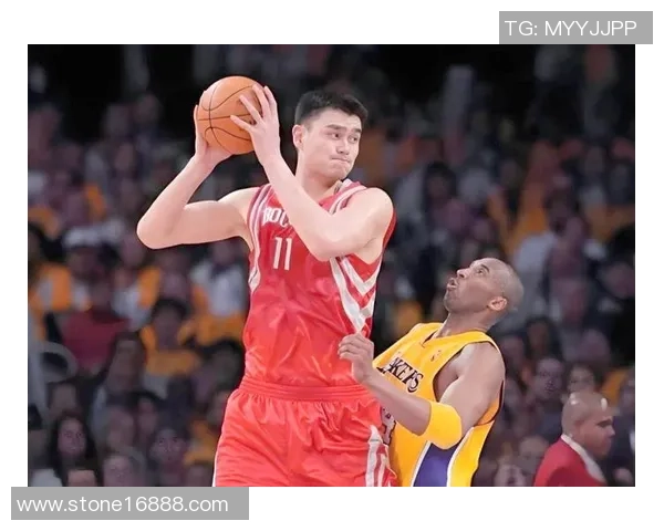 姚明在NBA赛场的巅峰时刻展现顶级表现引发全球篮球迷热议