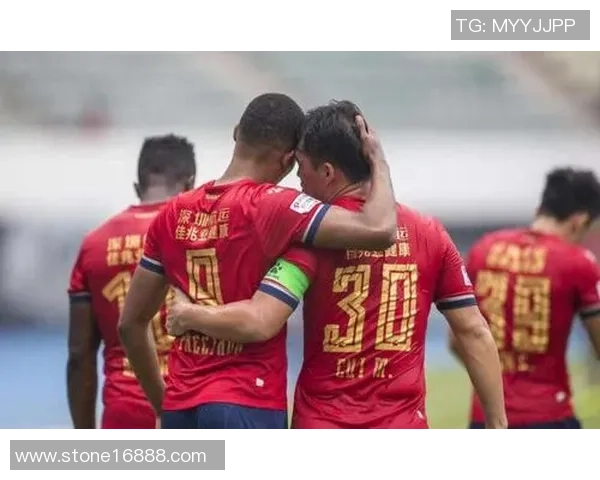 足总杯激战波尔图险胜里昂乌龙球引发争议判罚全场沸腾