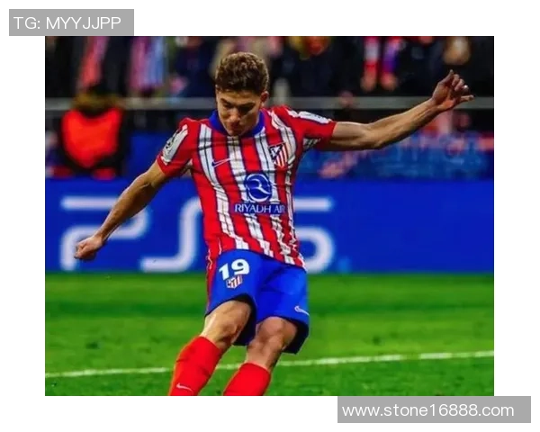 里昂3-0战胜尤文图斯绝杀瞬间引发争议判罚全场沸腾