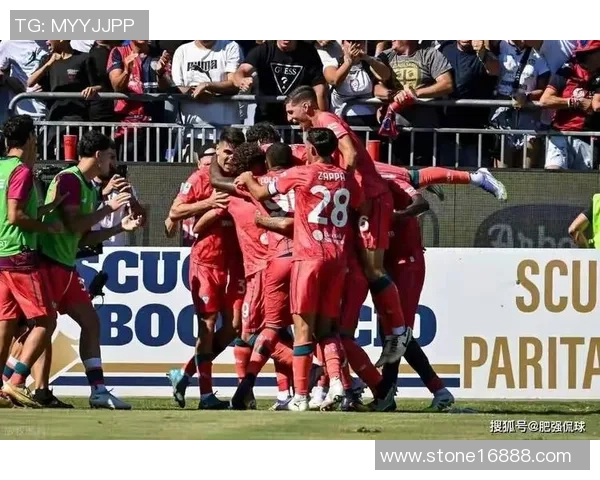 欧冠历史冷门那不勒斯大胜AC米兰引发全场狂欢