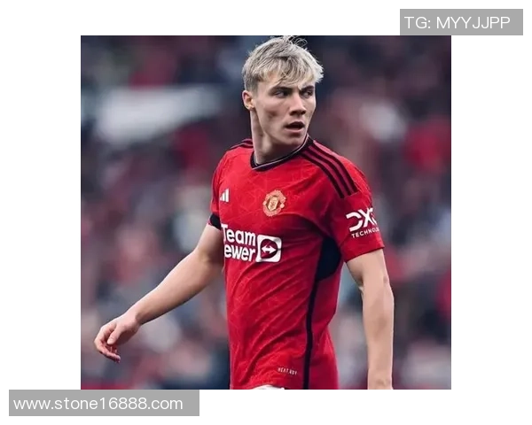 中超精彩对决那不勒斯逆转战胜曼联全场沸腾瞬间回顾