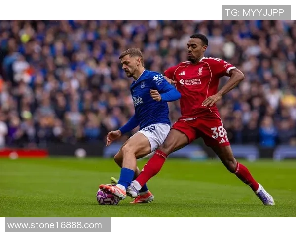 欧联杯激战巴萨凭借红牌风波以1-0战胜曼联全场精彩集锦回顾